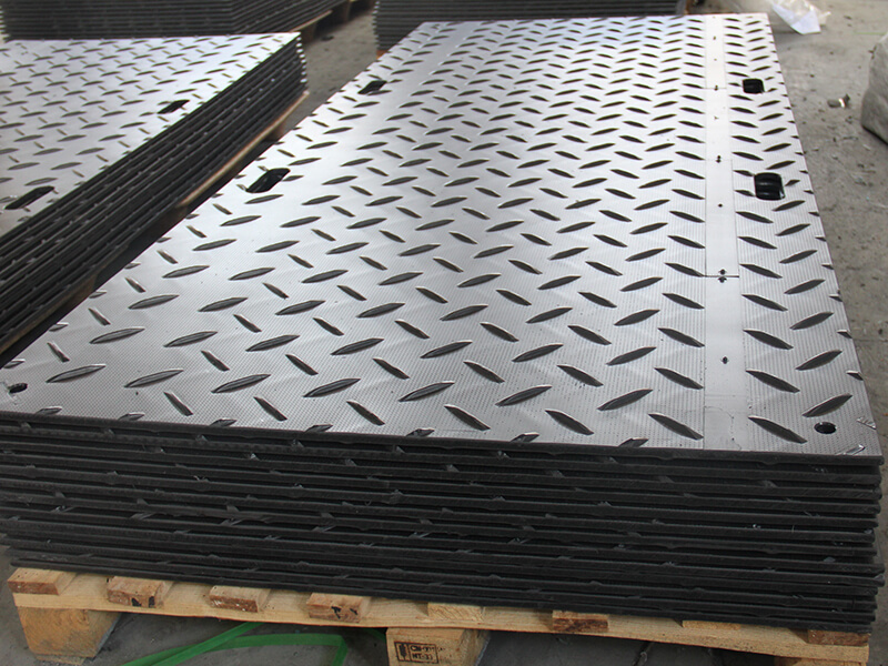 ground protection mat in black color